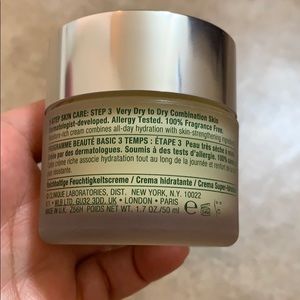Clinique Other - Clinque Dramatically Different Cream Clinique Other - Clinque Dramatically Different Cream